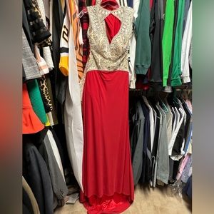 Beautiful Red gown size 10